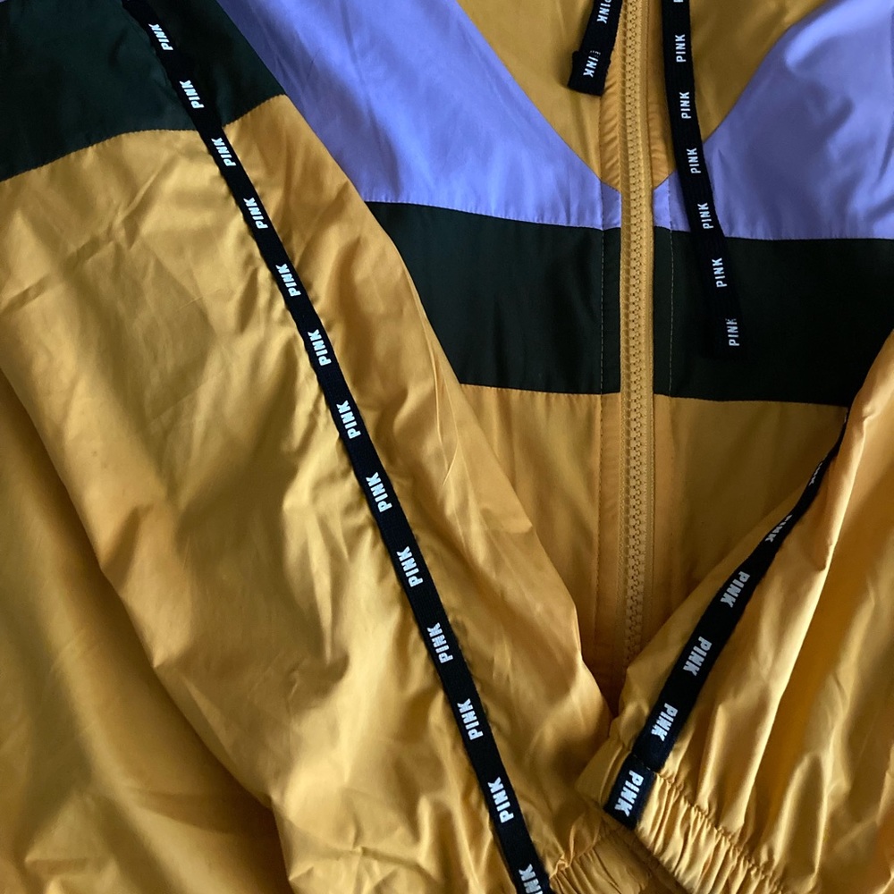Pink windbreaker - Picture 2 of 3